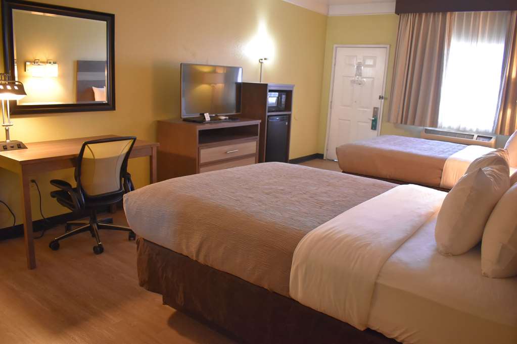 Quality Inn & Suites Gallup I 40 Exit 20 - photo 37