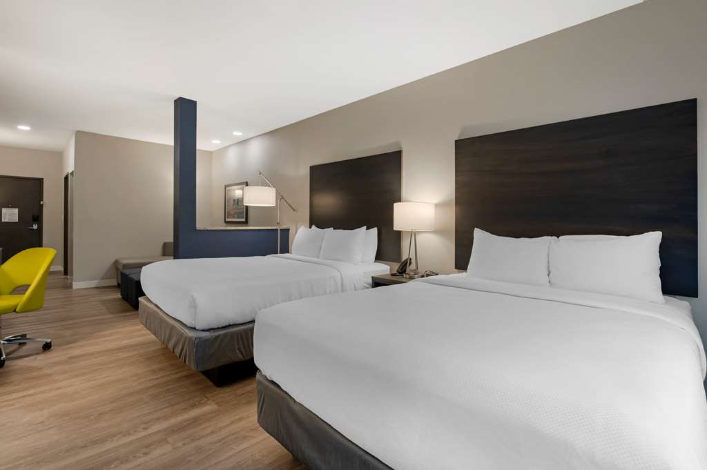 Comfort Suites Cincinnati University Downtown - photo 15