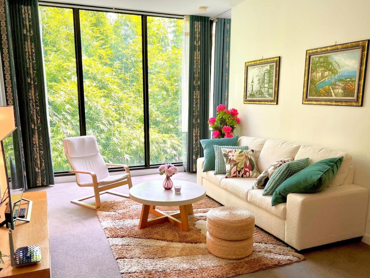 Bamboo Grove Retreat with Infinity Pool 竹林幽居无边泳池 — 4-Star Luxury Hotel in Sydney, Australia