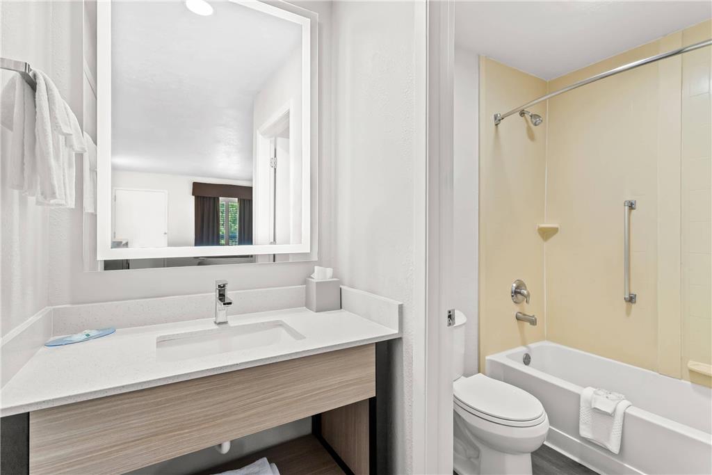 Quality Inn & Suites Albuquerque - photo 18