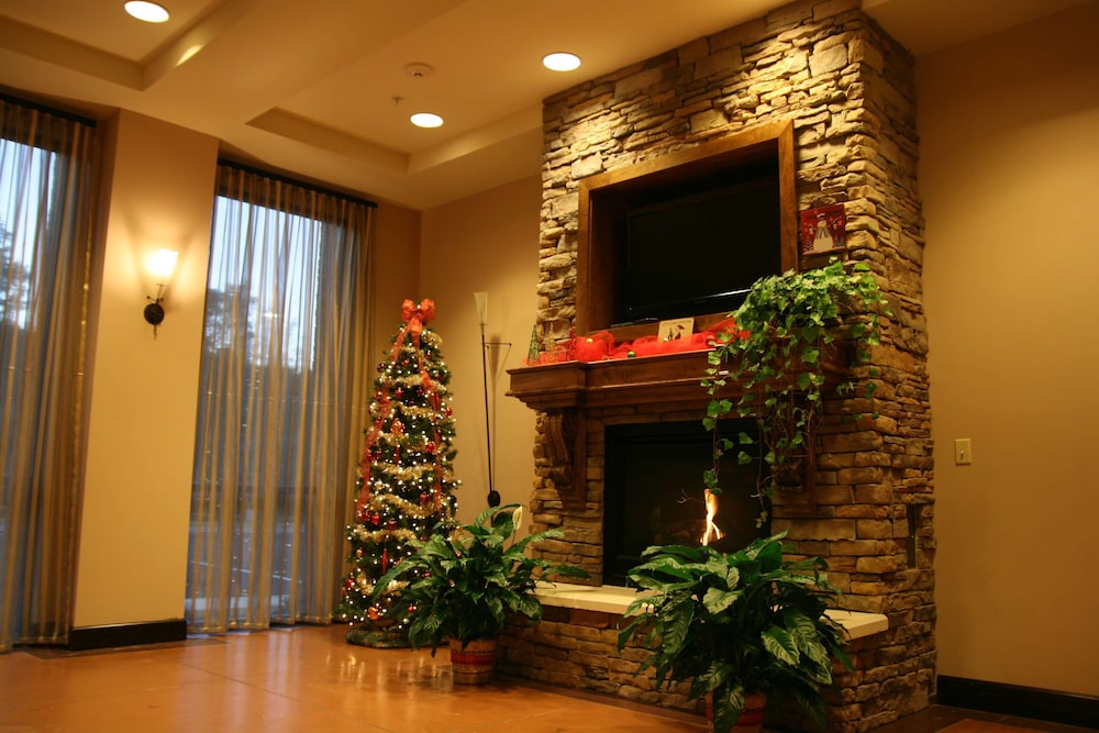 Hampton Inn Jacksonville Anniston Area - photo 51