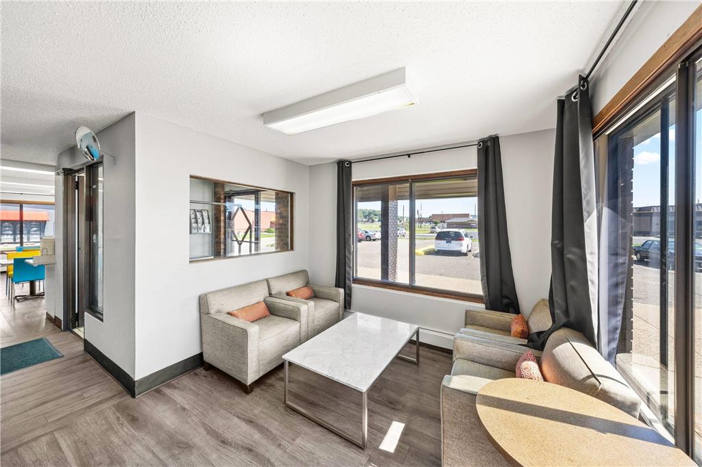 Days Inn by Wyndham Winona - photo 14