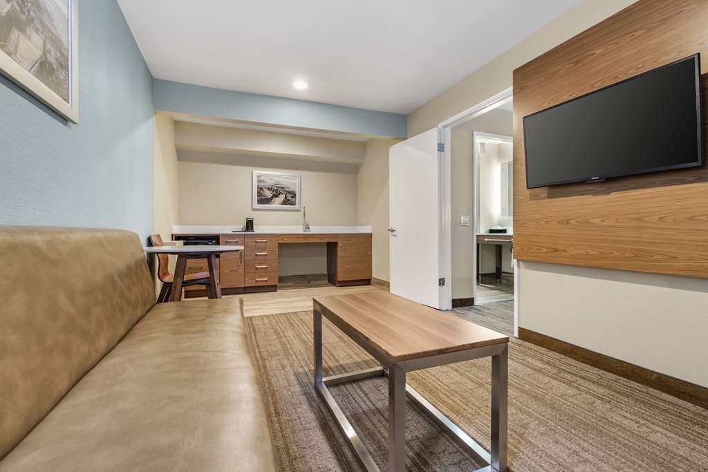 Best Western Carlsbad by the Sea - photo 23