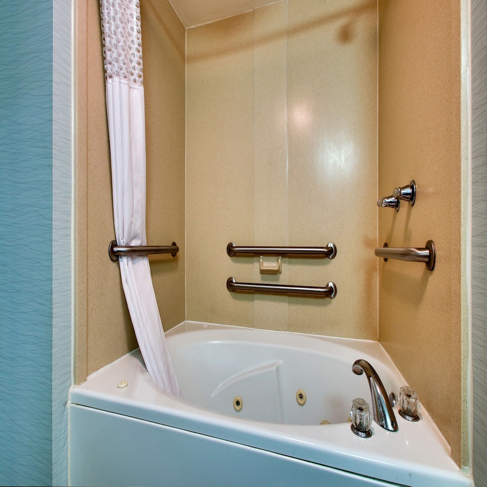Hampton Inn Shreveport Airport - photo 68