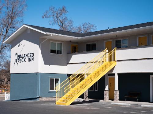 Balanced Rock Inn - photo 22