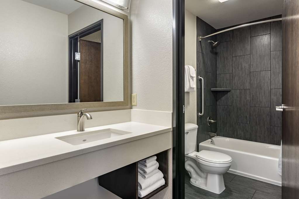 Comfort Inn & Suites Tualatin Lake Oswego South - photo 26