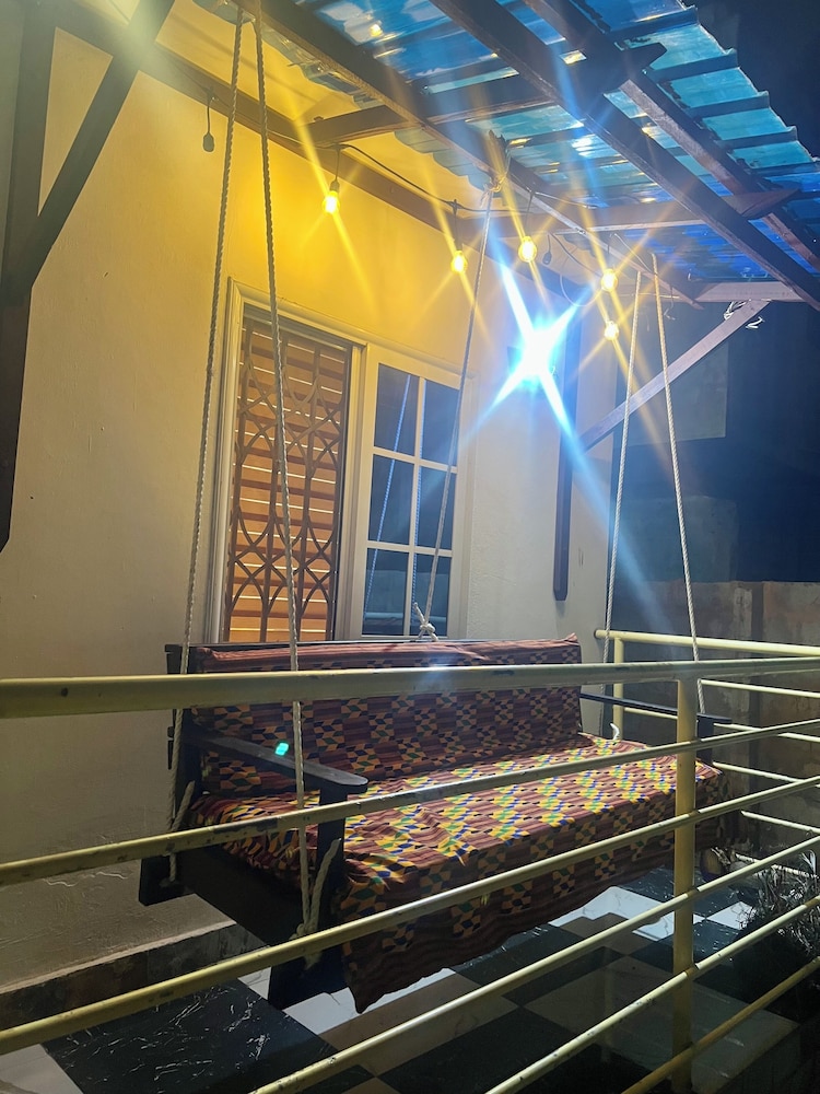 Paris homestay — 4-Star Luxury Hotel in Tema, Ghana