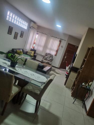 Hospedagem Sil e Jean quarto família cozinha compartilhada com outros hóspedes in Sao Gabriel, Brasil