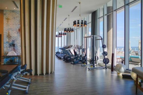 Beautiful Ocean Front 3 Bed 3 Bath @ Hyde Resort - photo 18