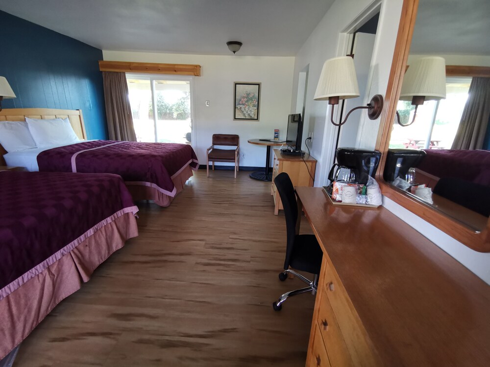 Skylark Shores Resort - photo 21