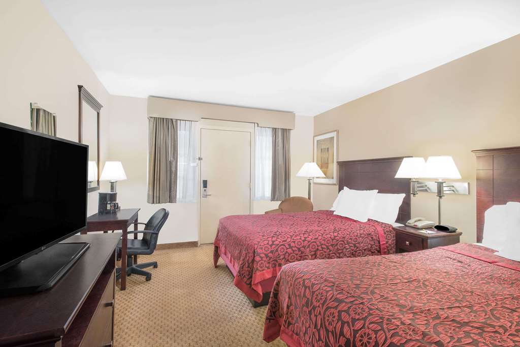 Days Inn by Wyndham Springfield Phil.Intl Airport - photo 4