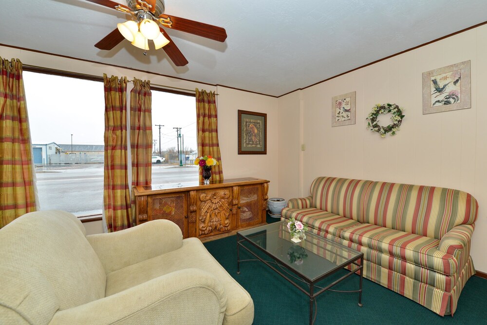 Americas Best Value Inn Holbrook - photo 4