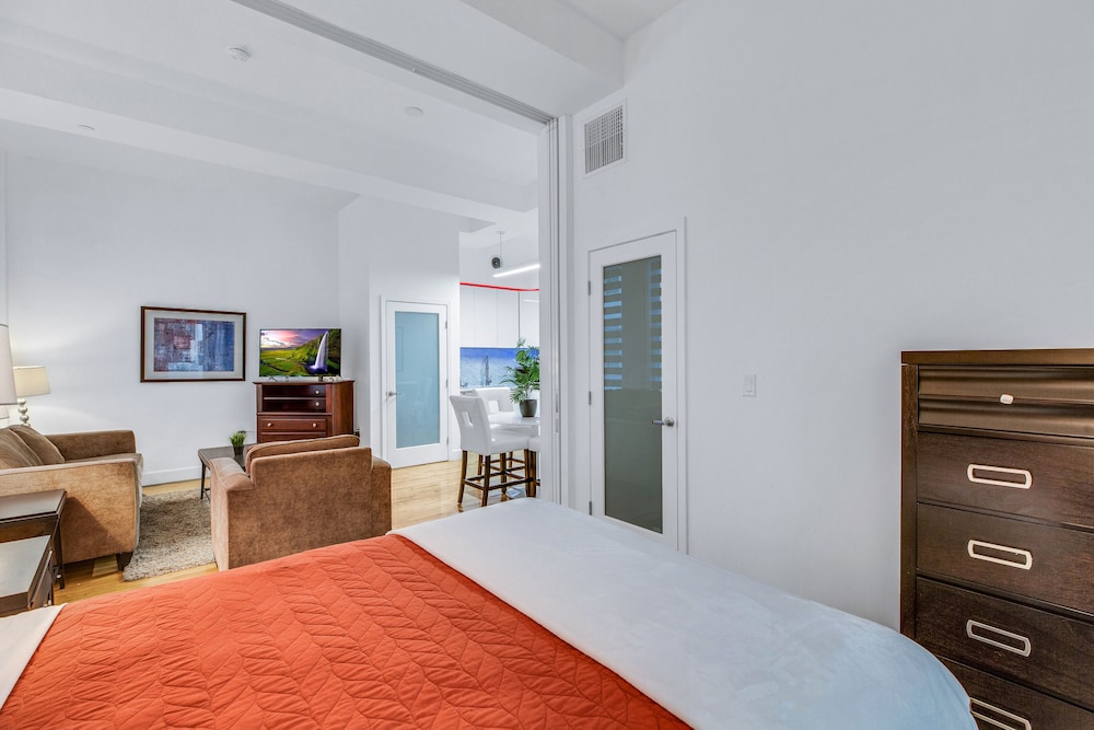 One Lux Stay HWH Downtown Los Angeles - photo 19