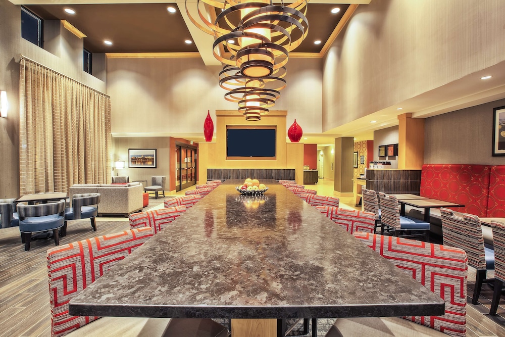 Hampton Inn & Suites Madison West - photo 32