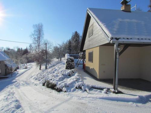 Elsa Chalupa - carbon neutral hotel in Kunvald
