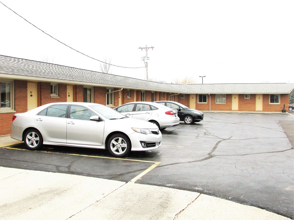 Euclid Motel - photo 14