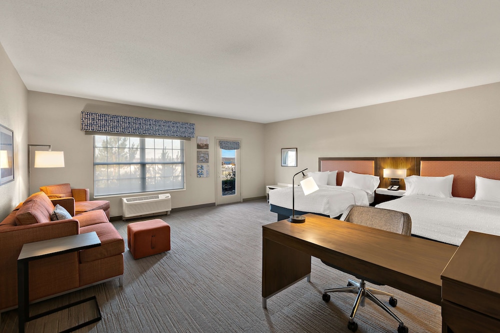 Hampton Inn & Suites by Hilton Petoskey - photo 13