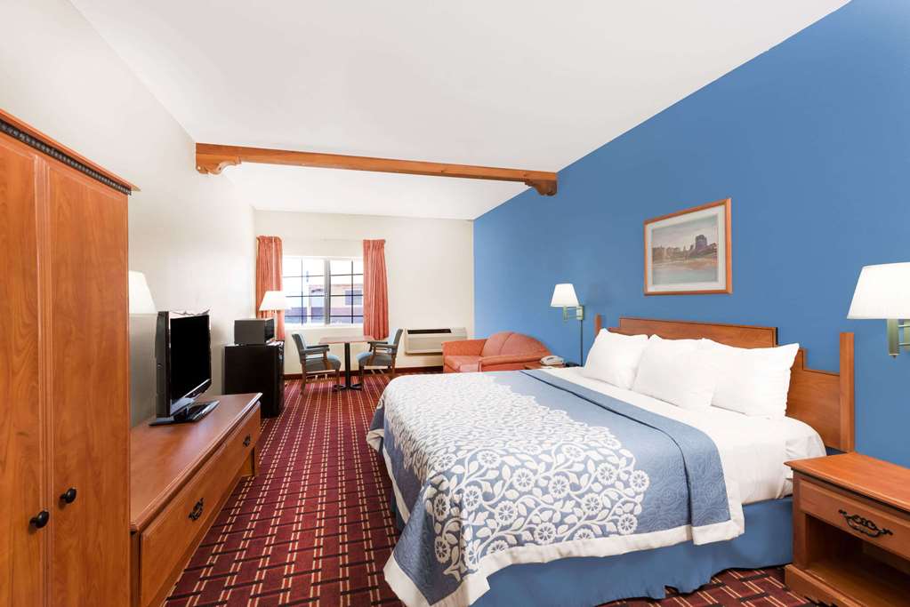 Days Inn & Suites by Wyndham Lordsburg - photo 11