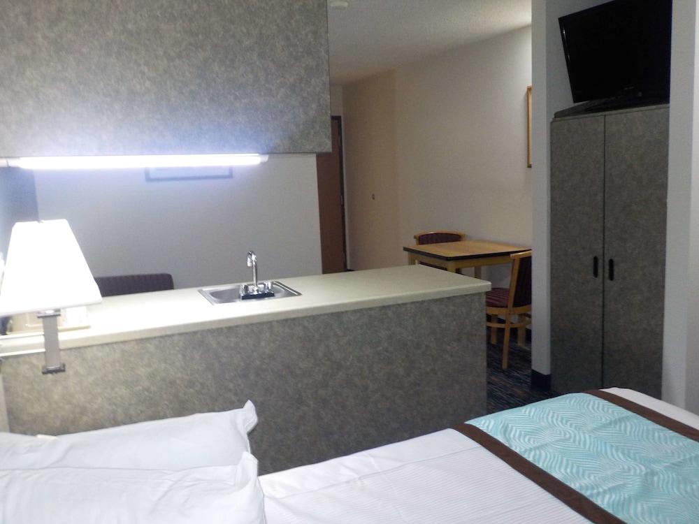 Mj Inn And Suites - photo 16