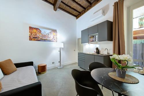 Domus Capitolina Navona — 4-Star Luxury Hotel in Rome, Italy