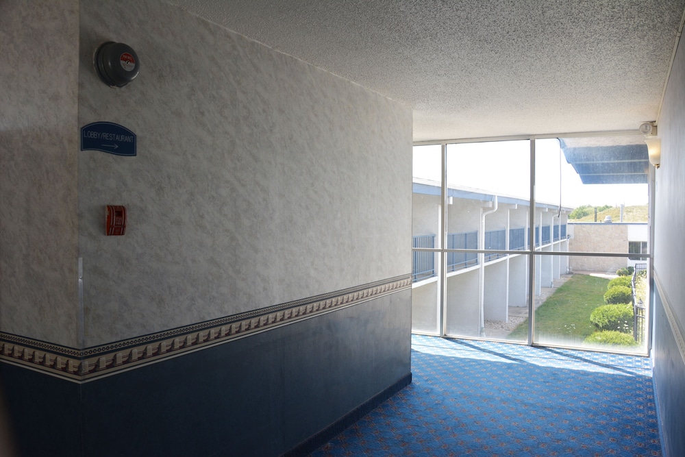 Travelodge by Wyndham Milwaukee - photo 47