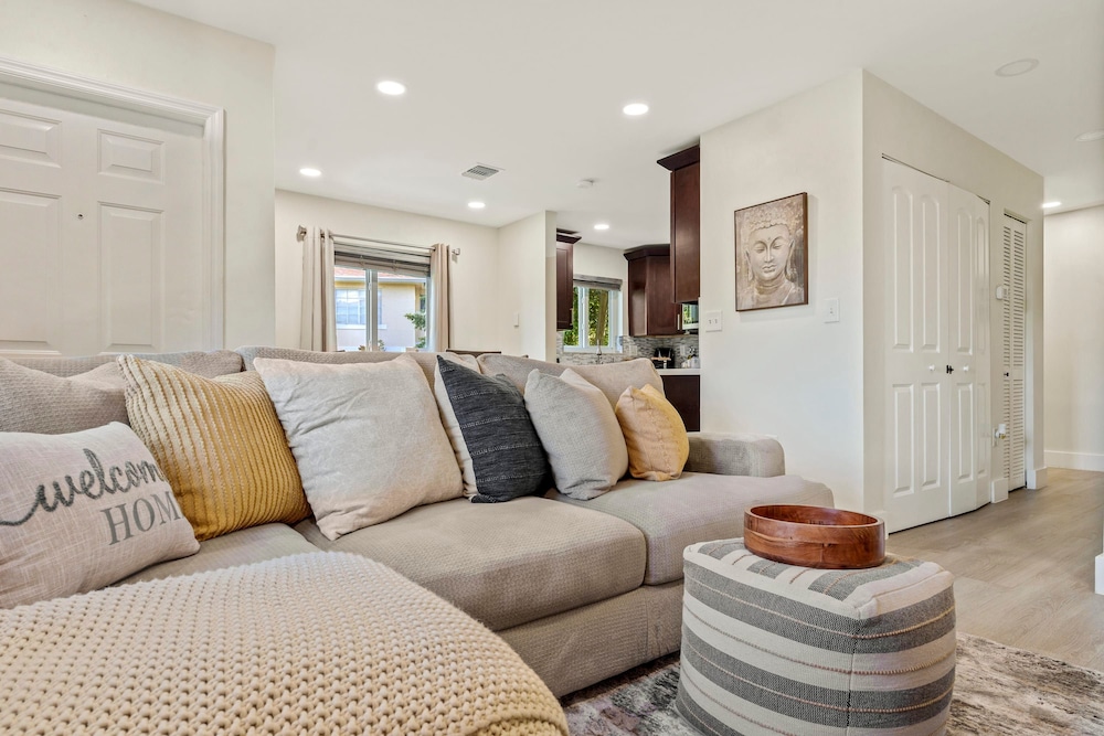 Good Vibes Sanctuary Central Location South Miami — hotel in Cutler Bay