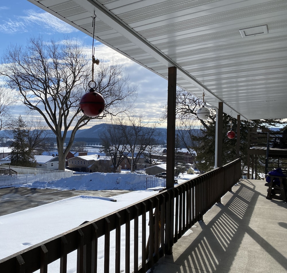 Little Bluff Inn - photo 30