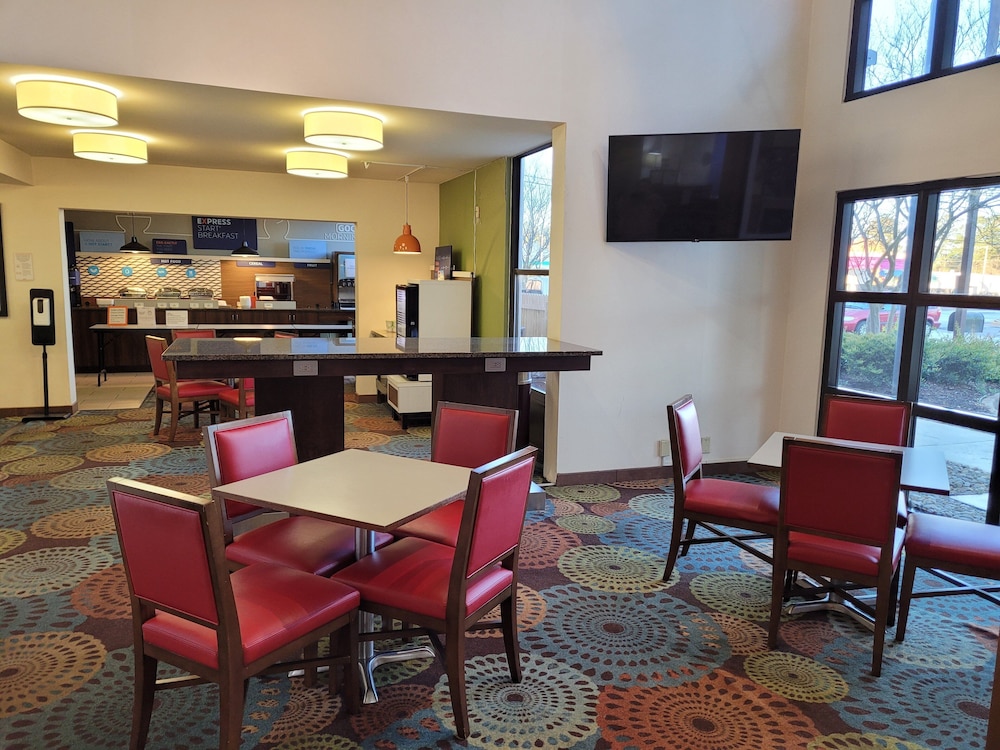 Holiday Inn Express Anderson by IHG - photo 23