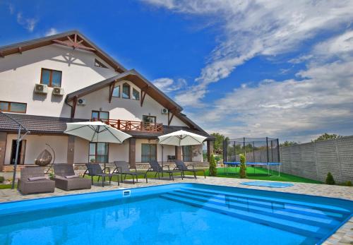 ART Boutique Chalet — 4-Star Luxury Hotel in Berehove, Ukraine