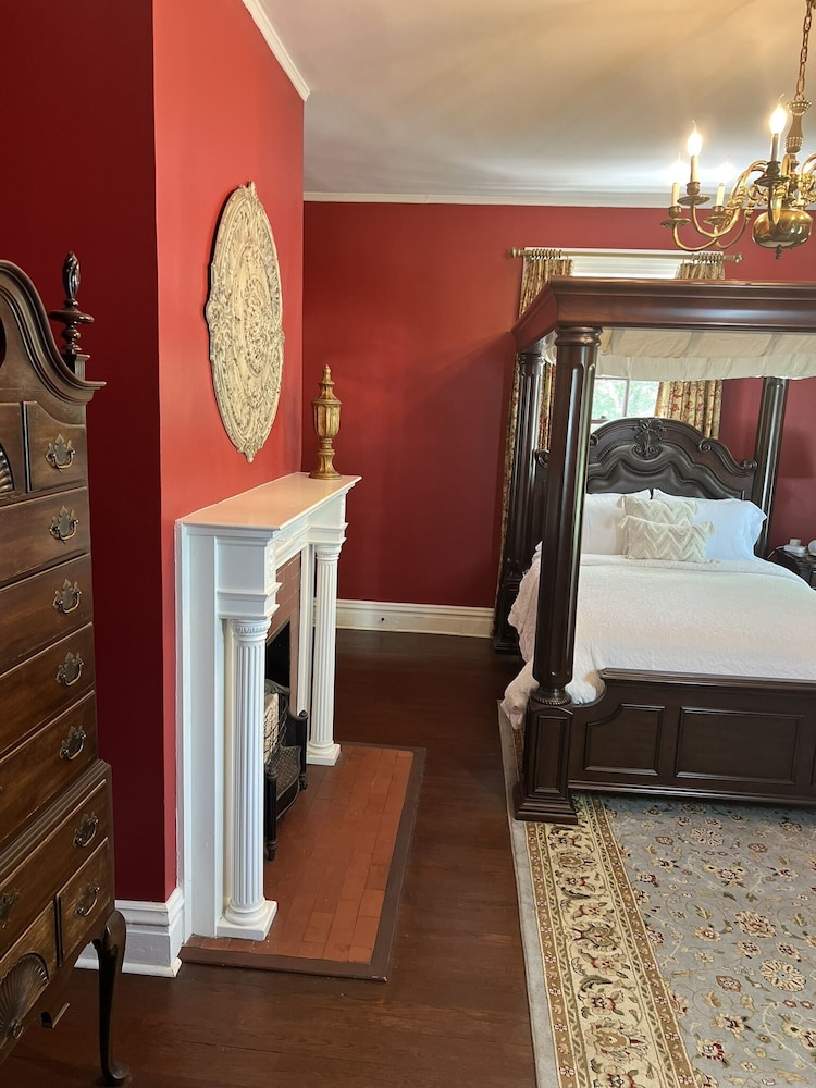 Huffman Manor Inn - photo 15