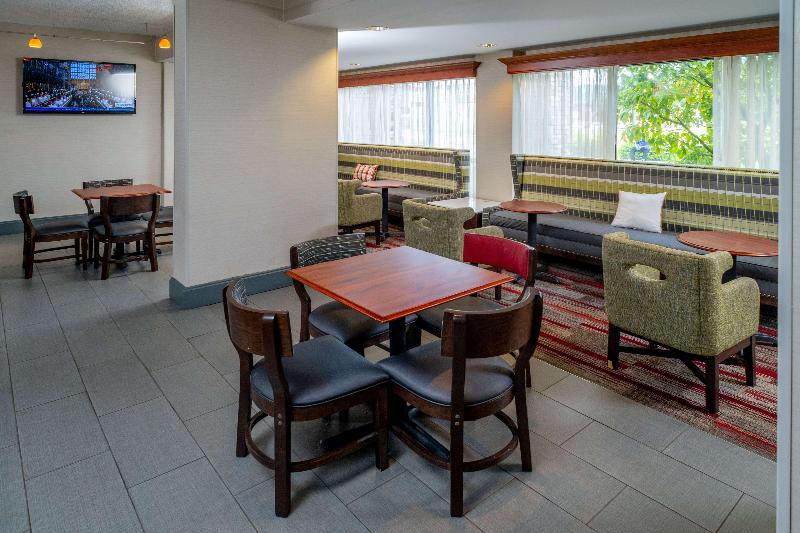 Hampton Inn Charleston Downtown - photo 108