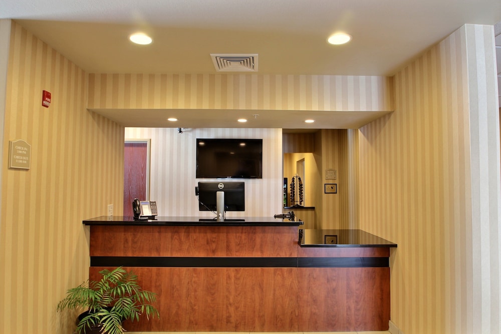 Cobblestone Inn & Suites Brillion - photo 48