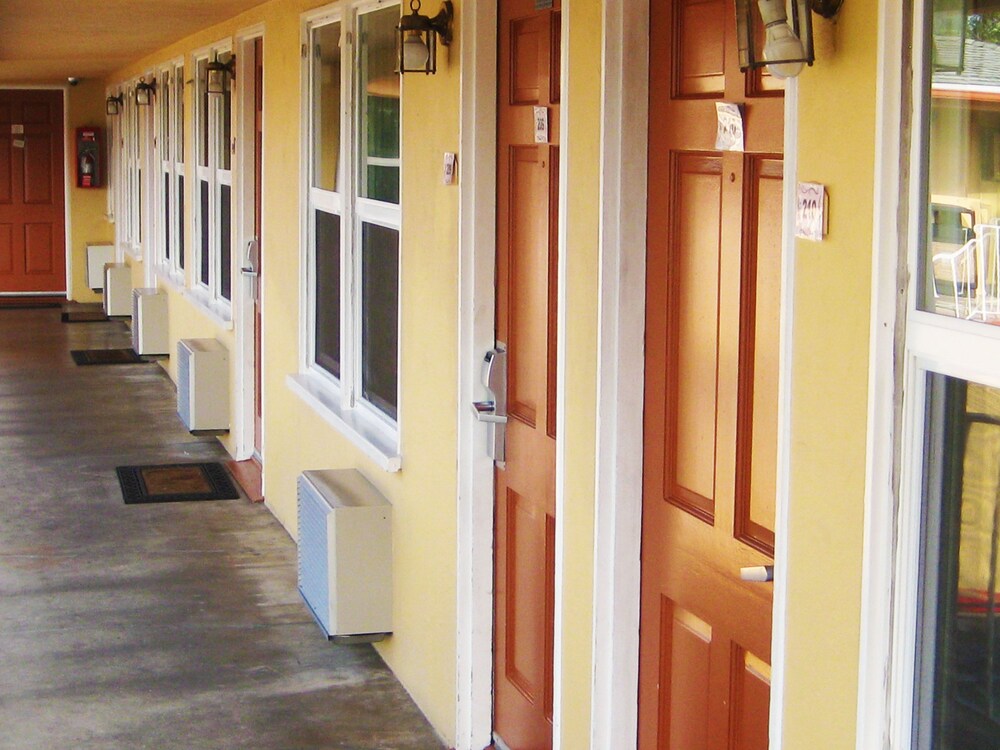 Hotel Point Loma - photo 22
