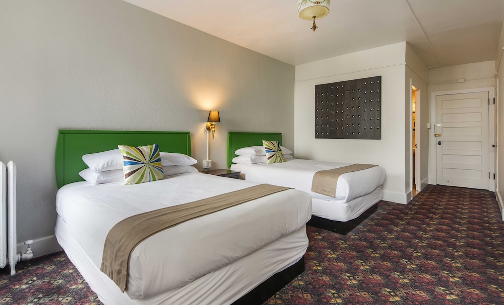 The Moore Hotel - carbon neutral hotel in Seattle