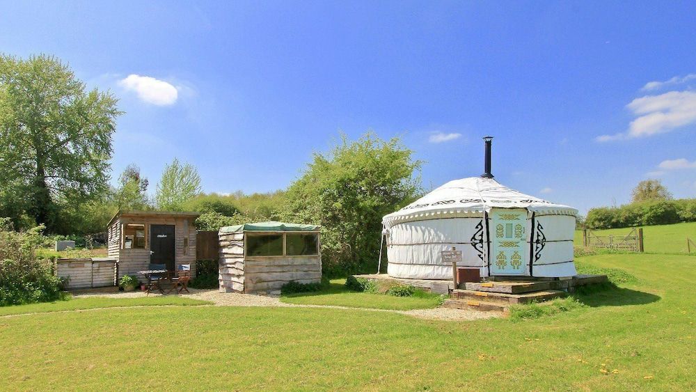 Love2yurt — Brackley