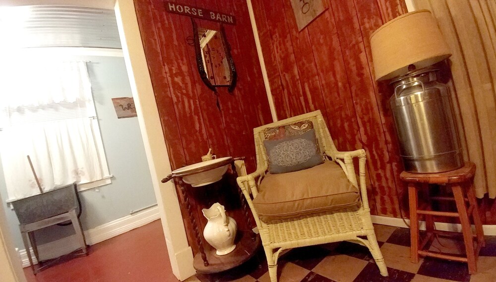 Historic Whiting Hotel Suites - photo 46