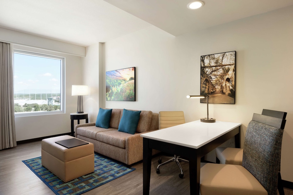 Embassy Suites by Hilton San Antonio Landmark - photo 20