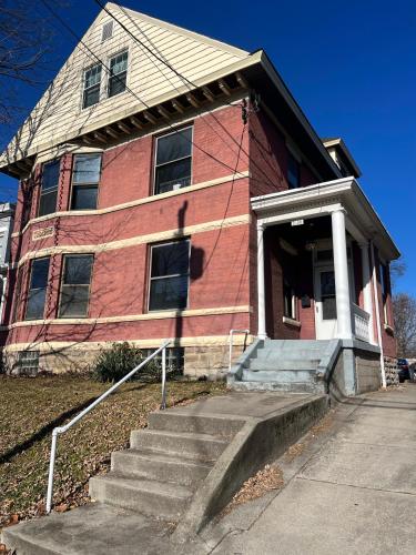 Cleneay #1 Private 3 Bed near Xavier & Downton in Cincinnati, United States