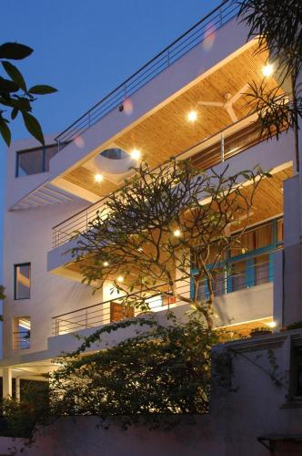 B Nineteen — 4-Star Luxury Hotel in New Delhi, India