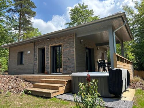 Évasion luxueuse avec spa privatif golf et activités pour tous au Chambon sur Lignon FR 1 582 369 — hotel in Le Chambon-Sur-Lignon