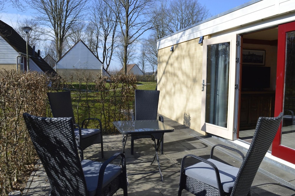 Rustige gelijkvloerse vakantiewoning met 2 slaapkamers in Simpelveld Zuid Limburg — hotel in Simpelveld