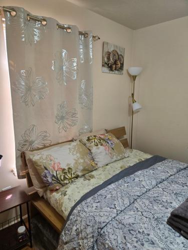 Joy queen room 6A in Newark, United States