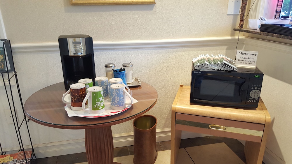 Pacific Motel - photo 2