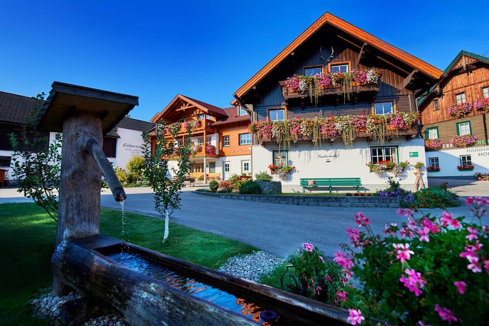 Linharterhof Appartement — 4-Star Luxury Hotel in Haus, Austria