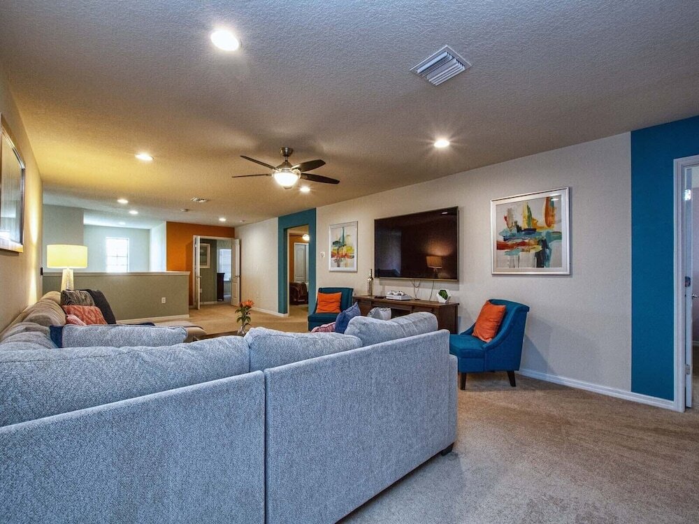 Spacious 8BR Villa w Pool & Resort Amenities - photo 25