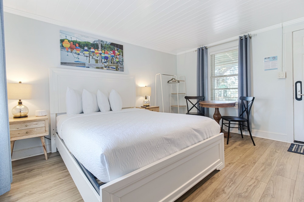 The Inn at River Oaks - photo 49