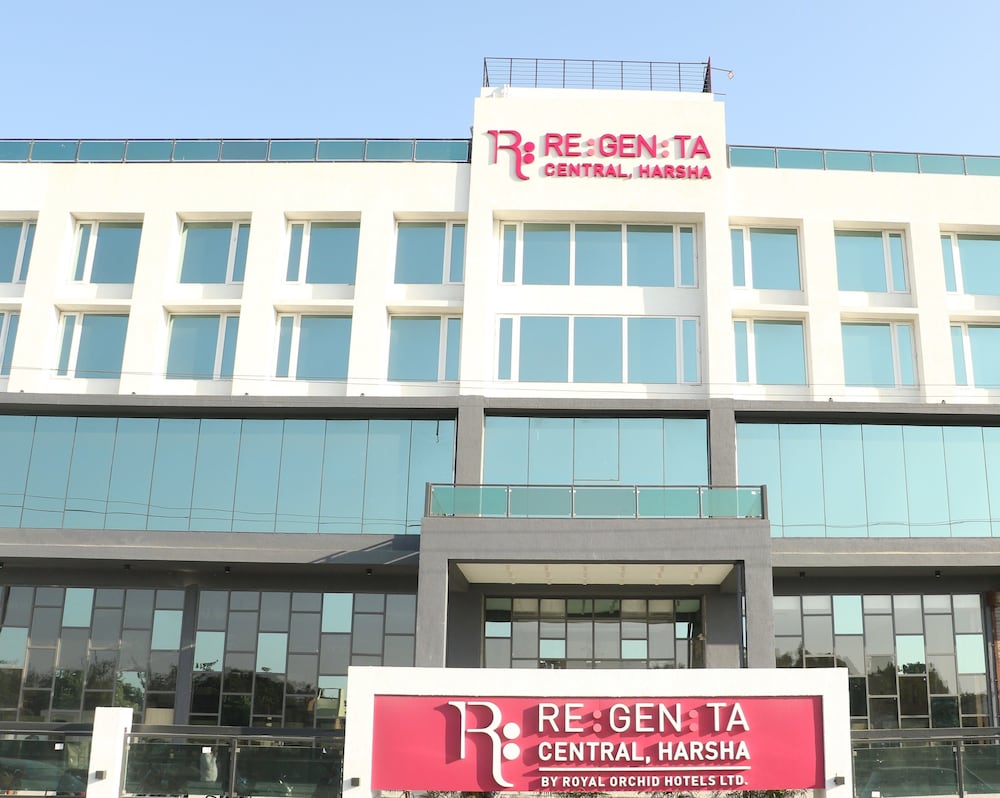 Regenta Central Harsha Vapi - carbon neutral hotel in Pardi