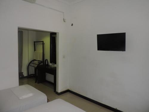 Hotel Pyramide Inn - carbon neutral hotel in Trincomalee