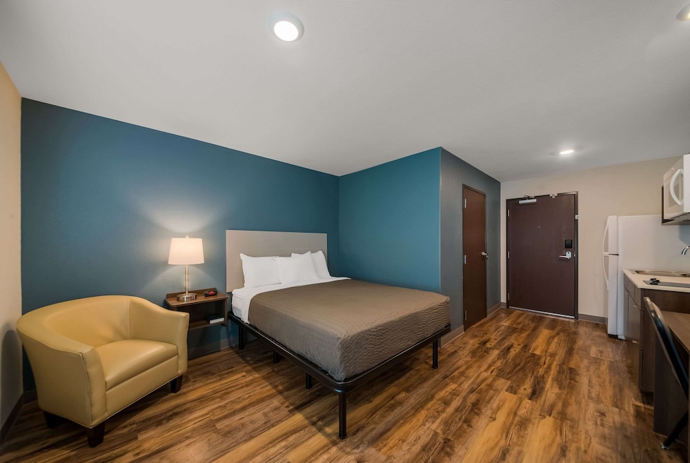 WoodSpring Suites Inverness - photo 6
