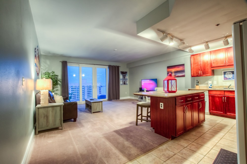 Laketown Wharf Resort by Aneliya's Rentals - photo 861